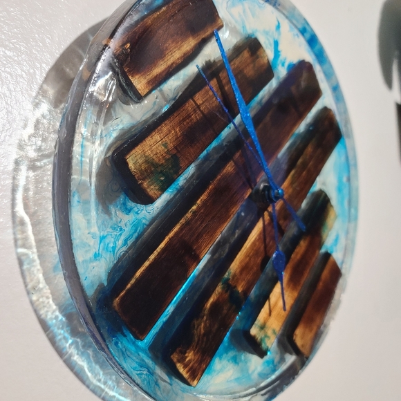 Clock - Picture 4 of 4